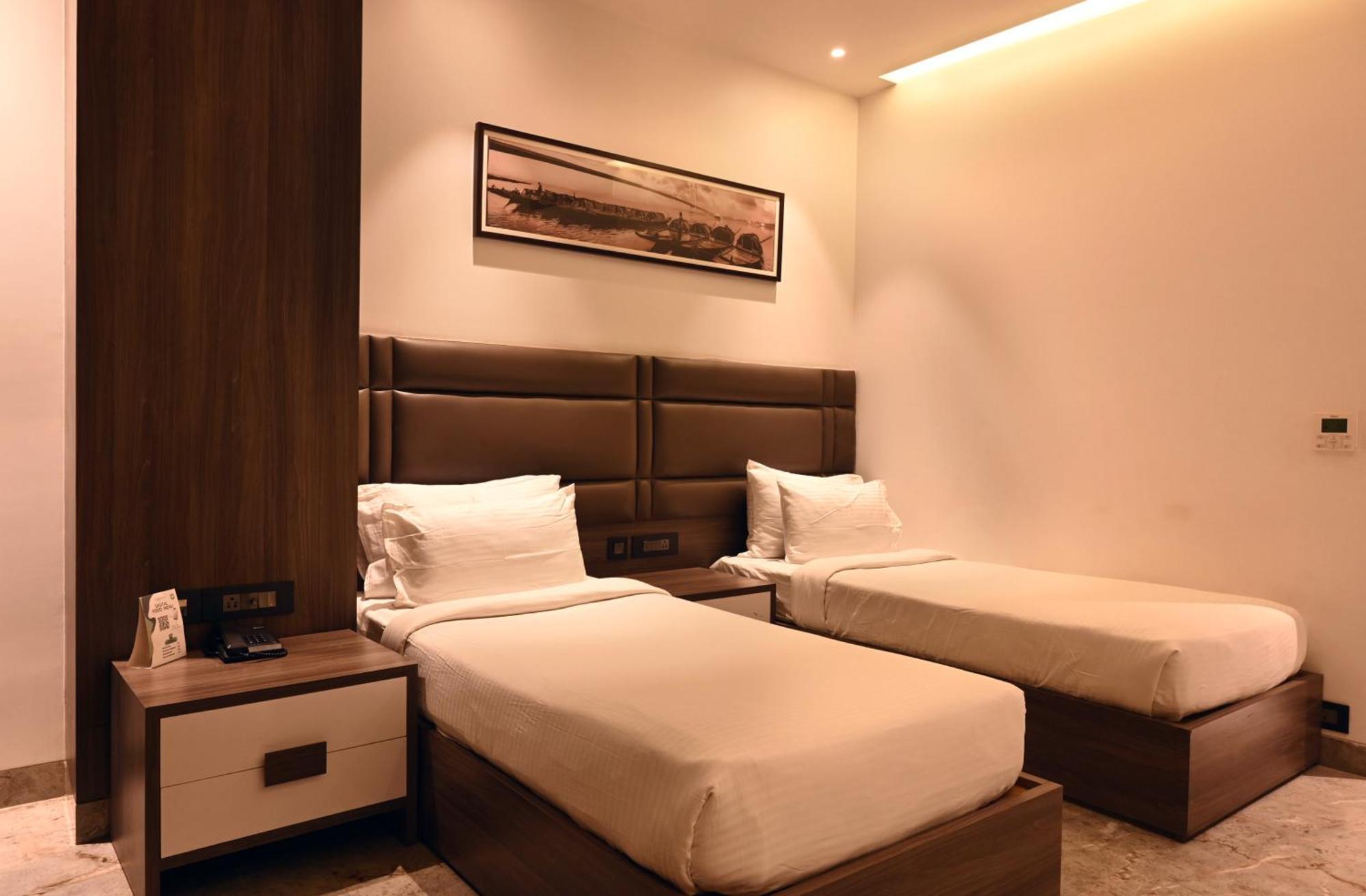 Econest Hotel Tarapith Ngoại thất bức ảnh