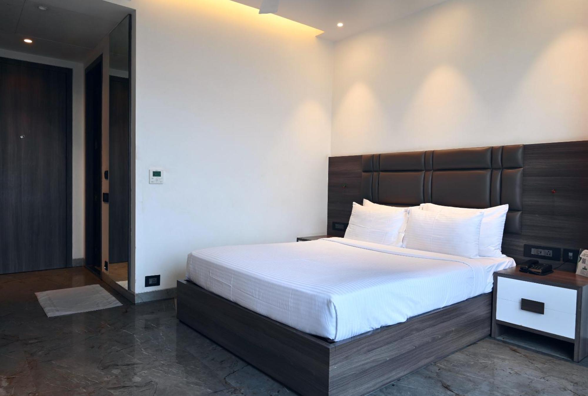 Econest Hotel Tarapith Ngoại thất bức ảnh