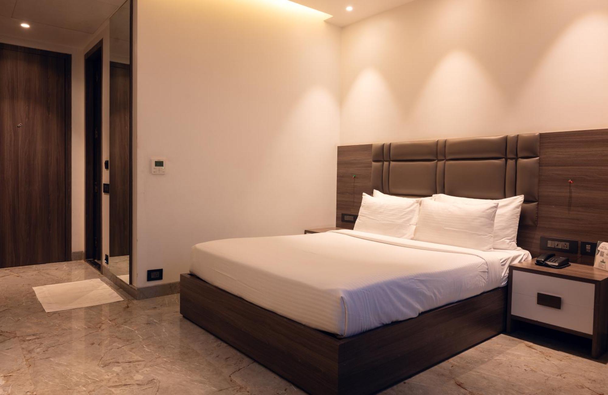 Econest Hotel Tarapith Ngoại thất bức ảnh